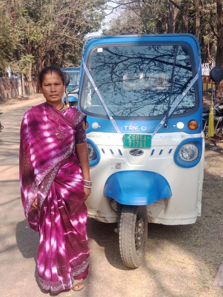 श्रम से स्वरोजगार की ओर- दीदी ई-रिक्शा योजना ने संवारी सुषमा की जिंदगी