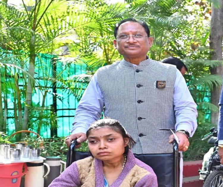 मुख्यमंत्री जनदर्शन में दिव्यांगजनों को मिली राहत