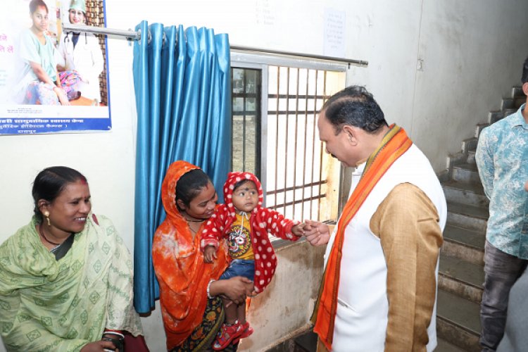 स्वास्थ्य मंत्री श्री श्याम बिहारी जायसवाल ने किया शहरी सामुदायिक स्वास्थ्य केंद्र का निरीक्षण, व्यवस्थाओं को सुदृढ़ करने के दिए निर्देश