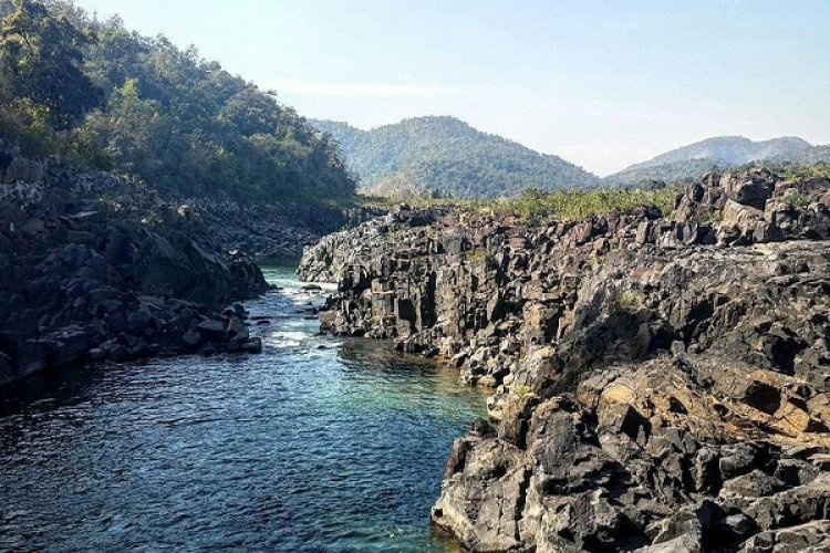 बारसूर-मुचनार: रोमांच, प्रकृति और आस्था का अनोखा संगम