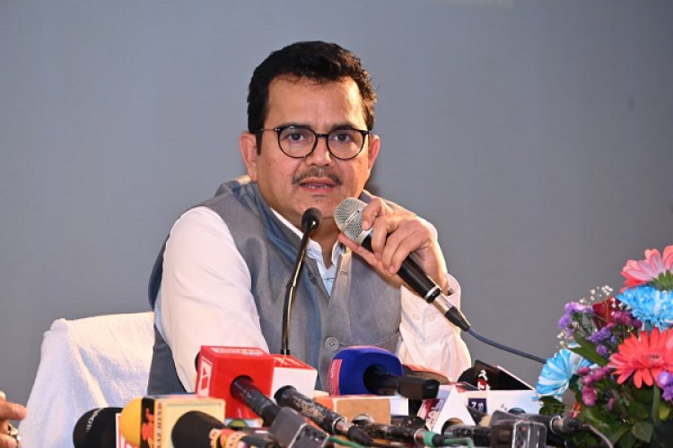 सचिव खनिज संसाधन विभाग छत्तीसगढ़ शासन श्री पी. दयानंद की पत्रकार वार्ता