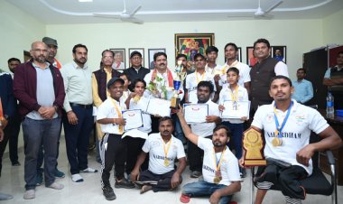 उप मुख्यमंत्री श्री विजय शर्मा से उत्कृष्ट प्रदर्शन करने वाले खिलाड़ियों ने की सौजन्य मुलाकात