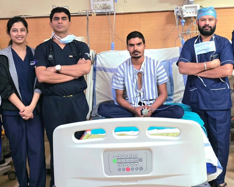 मेडिकल कॉलेज अस्पताल रायपुर के हार्ट-चेस्ट एवं वैस्कुलर सर्जरी विभाग की एक और बड़ी सफलता, चाकू से कटी मुख्य धमनी, सबक्लेवियन आर्टरी को जोड़कर बचाया युवक का हाथ