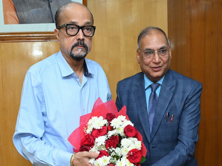 राज्यपाल श्री रमेन डेका से राज्य उपभोक्ता विवाद प्रतितोष आयोग के अध्यक्ष श्री चौरड़िया ने की सौजन्य भेंट