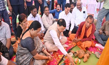 शासकीय स्कूलों के बुनियादी सुविधाओं के विकास के लिए संकल्पित होकर कार्य कर रही विष्णु देव सरकार : उद्योग मंत्री श्री लखन लाल देवांगन