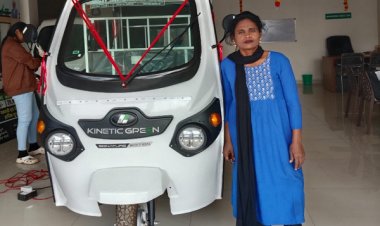 सायरा बानो बनीं आत्मनिर्भरता की मिसाल : दिव्यांगता के बावजूद ई-रिक्शा चलाकर कमा रहीं सम्मानजनक आजीविका