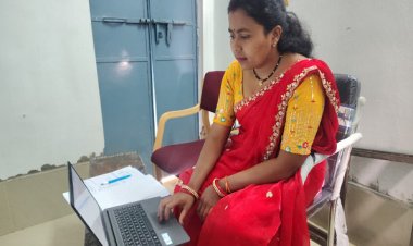 विशेष आलेख :आधार से जुड़ी सेवाएं उपलब्ध करा आत्मनिर्भर बनी संगीता सिंह