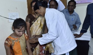 बस्तर की बेटियों के लिए सुरक्षा कवच : जगदलपुर में एचपीवी टीकाकरण अभियान का भव्य आगाज़