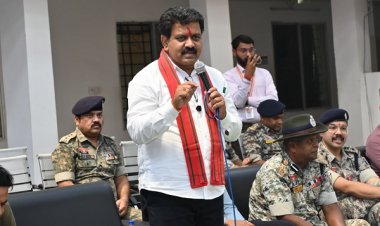 उपमुख्यमंत्री श्री विजय शर्मा ने पुनर्वास केंद्र दंतेवाड़ा में युवाओं से की मुलाकात