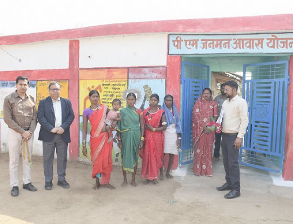 आकांक्षी विकासखंड बोड़ला में कलेक्टर द्वारा किए जा रहे योजनाबद्ध कार्यों का निरीक्षण कर की प्रशंसा