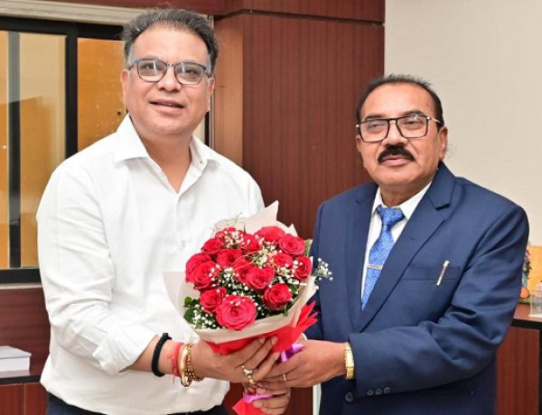 श्री रामजीवन देवांगन ने राज्य आयुक्त दिव्यांगजन का पदभार ग्रहण किया