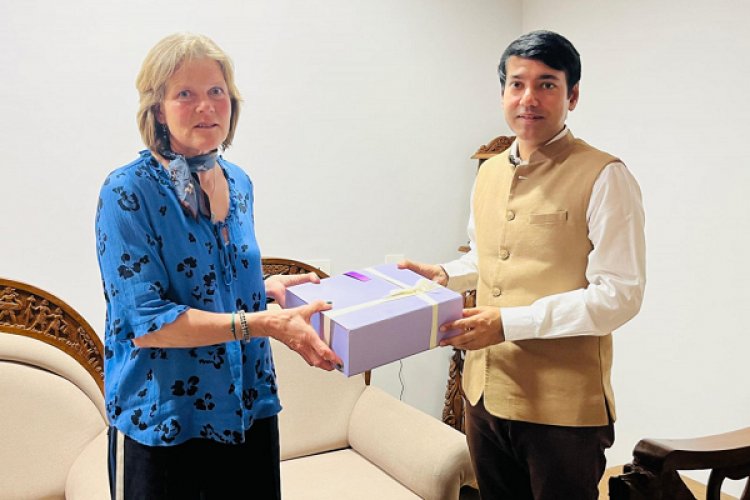 बस्तर की सांस्कृतिक विरासत से अभिभूत हुई संयुक्त राष्ट्र की मेंटर, छह दिवसीय प्रवास के बाद भावुक होकर विदा हुई सुश्री किर्सी ह्यवैरिनेन