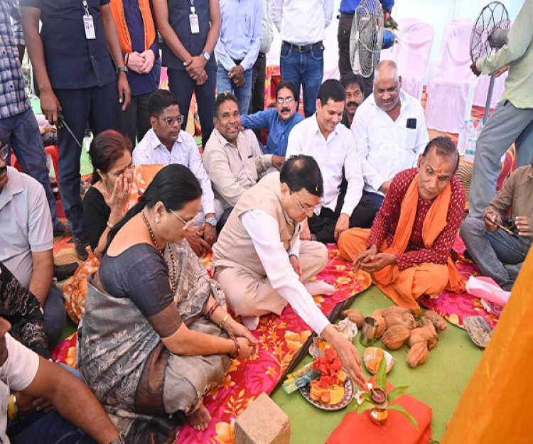 शासकीय स्कूलों के बुनियादी सुविधाओं के विकास के लिए संकल्पित होकर कार्य कर रही विष्णु देव सरकार : उद्योग मंत्री श्री लखन लाल देवांगन