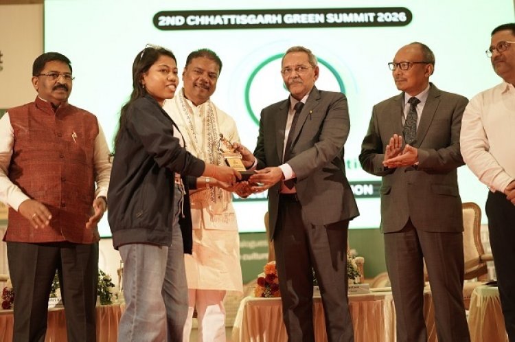 पर्यावरण संरक्षण का संदेश, प्रसूता माताओं को हरियाली की भेंट