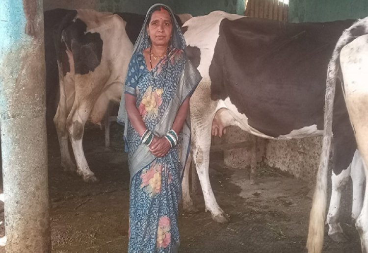 स्व-सहायता समूह से बदली जिंदगी, डेयरी और खेती से ‘लखपति दीदी’ बनीं माधुरी जंघेल