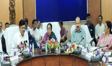 रायपुर : हरित खाद, नीली-हरी शैवाल और जैव उर्वरकों पर जोर दिया कृषि उत्पादन आयुक्त श्रीमती शहला निगार ने