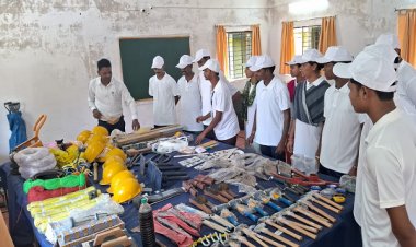 विशेष लेख : कभी बंदूक थामकर हिंसा करने वाले माओवादी अब सीख रहे हुनर