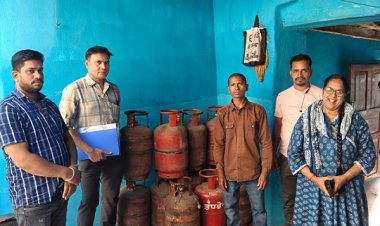 अवैध रूप से भंडारित 20 गैस सिलेण्डर जब्त