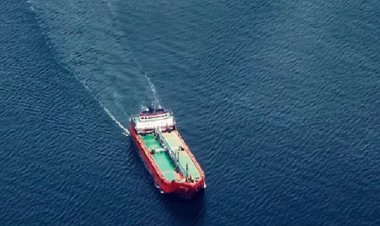 अमेरिकी सेना ने रोका ईरानी जहाज: ईरान ने दी जवाबी कार्रवाई की चेतावनी