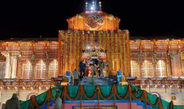 बदरीनाथ धाम के कपाट खुले, धामी ने की मोदी की ओर से पहली पूजा