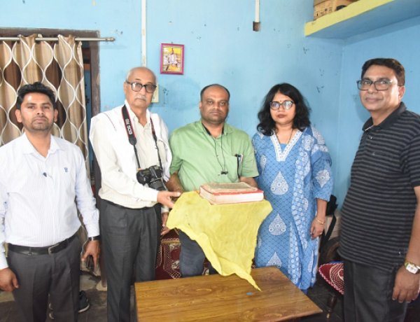 पाँच पीढ़ियों से सहेजी गई सांस्कृतिक विरासत आई सामने, झिरमिट्टी में मिली 250 वर्ष पुरानी पांडुलिपि