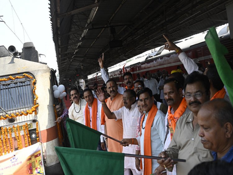 श्री रामलला दर्शन के लिए श्रद्धालु अयोध्या धाम के लिए रवाना