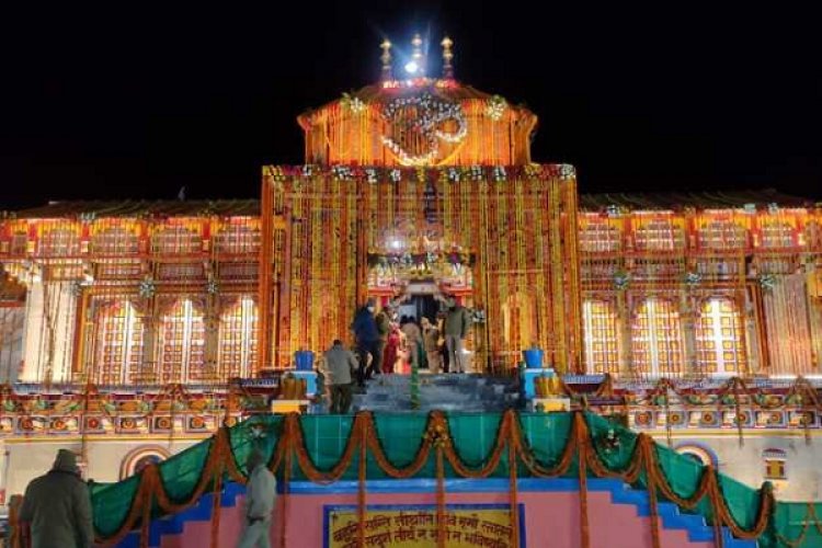 बदरीनाथ धाम के कपाट खुले, धामी ने की मोदी की ओर से पहली पूजा