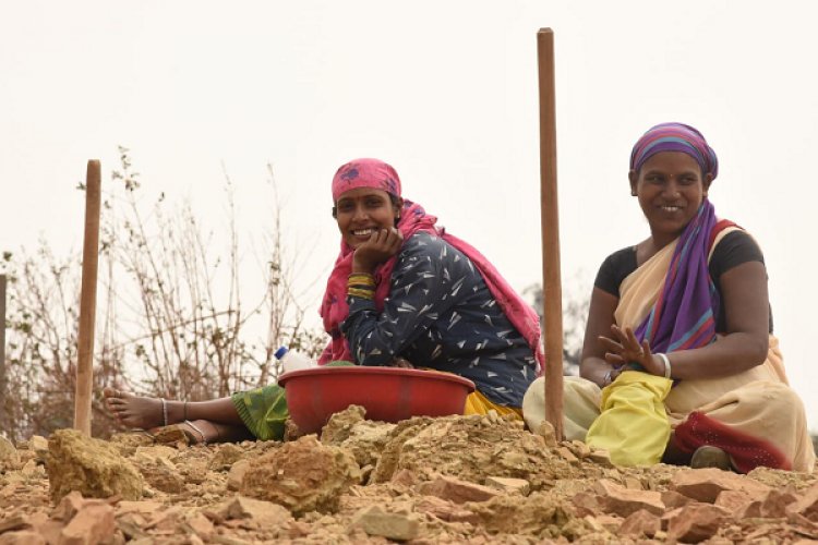 विशेष लेख : सुरक्षा, सम्मान और स्वावलंबन की बन रही नई पहचान