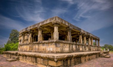 पत्थरों में उकेरी इतिहास की जीवंत गाथा : बारसूर का बत्तीसा मंदिर अद्भुत शिल्पकला का प्रतीक