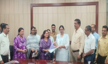 संचालक योजना श्रीमती रोक्तिमा यादव को दी गई भावभीनी विदाई
