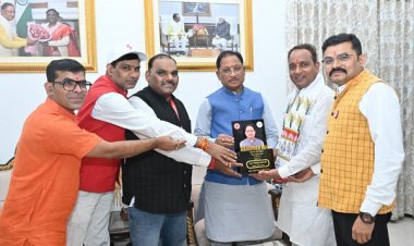 मुख्यमंत्री श्री विष्णु देव साय से भारतीय रेडक्रास सोसायटी के पदाधिकारियों ने की सौजन्य भेंट