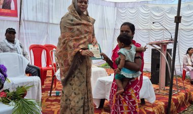 सुशासन तिहार 2026: सिमड़ा शिविर में हितग्राहियों को मिले राशन कार्ड, चेहरे पर आई मुस्कान