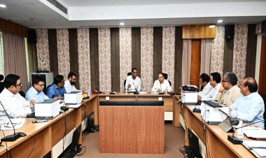 नगरीय निकाय से समन्वय कर शहर के बीच बनने वाली सड़कों में निर्माण के दौरान ही करें नाली, अंडरग्राउंड केबल, पाइपलाइन के लिए प्रावधान