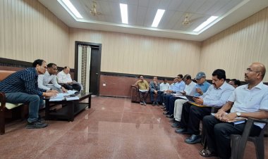 लोक निर्माण विभाग के सचिव ने सड़कों का काम देखा