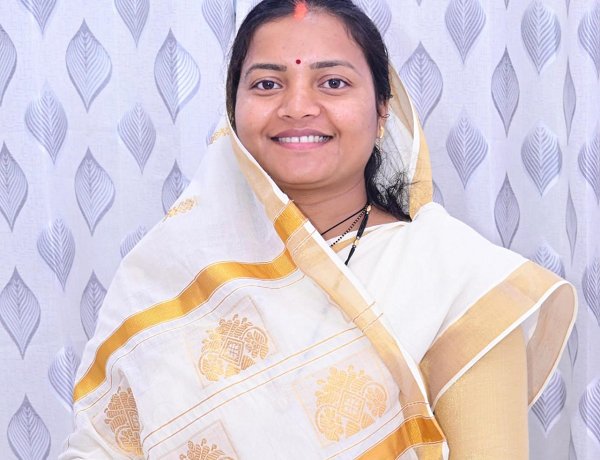 ’प्रधानमंत्री श्री नरेंद्र मोदी के आह्वान से प्रेरित होकर मंत्री श्रीमती लक्ष्मी राजवाड़े ने छोड़ा विशेष प्रोटोकॉल वाहन’