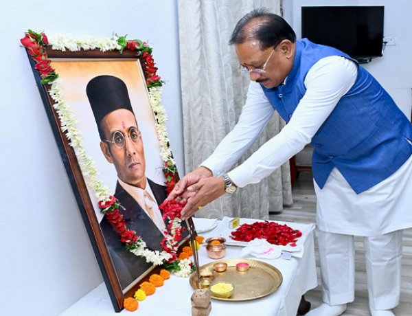 मुख्यमंत्री ने स्वातंत्र्यवीर विनायक दामोदर सावरकर की जयंती पर उन्हें किया नमन