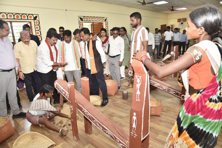 केंद्रीय गृह मंत्री के प्रस्तावित बस्तर प्रवास की तैयारियों का उप मुख्यमंत्री श्री विजय शर्मा ने लिया जायज़ा