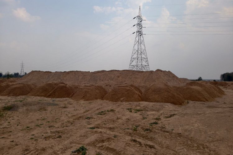 अवैध रेत भंडारण और परिवहन पर बड़ी कार्रवाई, 1740 घनमीटर रेत जप्त