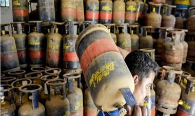 फिर महंगा हुआ कॉमर्शियल एलपीजी सिलेंडर, 5 किलो वाले के भी दाम बढ़े