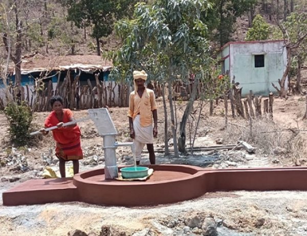 पानी की समस्या से मिली राहत, बैगा बसाहट कोहकाझोरी में स्थापित हुआ नया हैंडपंप