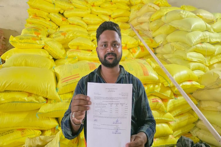 खरीफ सीजन में किसानों को समय पर मिल रही खाद, सखौली के किसान कमलेश ने जताया संतोष