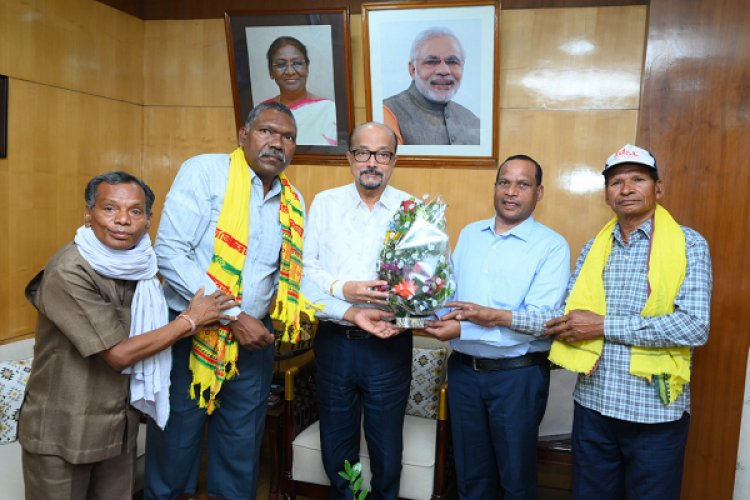 राज्यपाल श्री डेका से अखिल भारतीय गोंड़वाना गोंड़ महासभा के पदाधिकारियों ने की सौजन्य भेंट