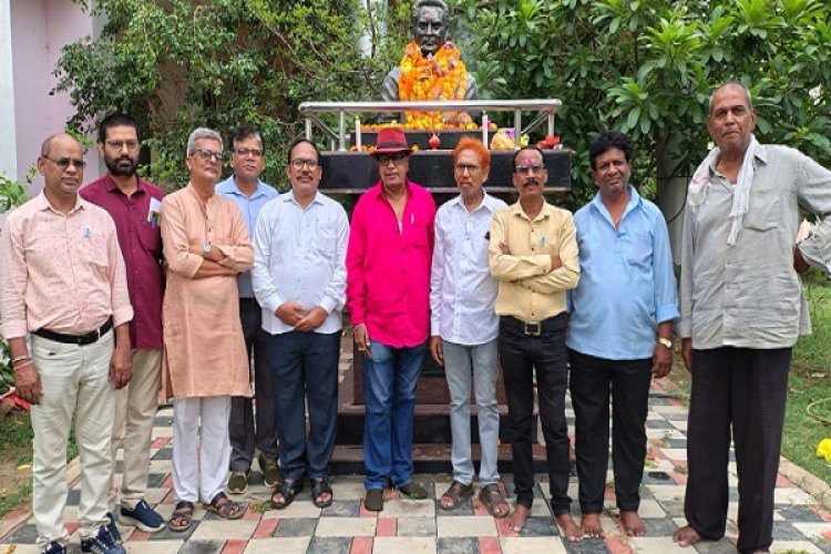 लोक संगीत के पुरोधा खुमान लाल साव की पुण्यतिथि पर दी गई भावभीनी श्रद्धांजलि