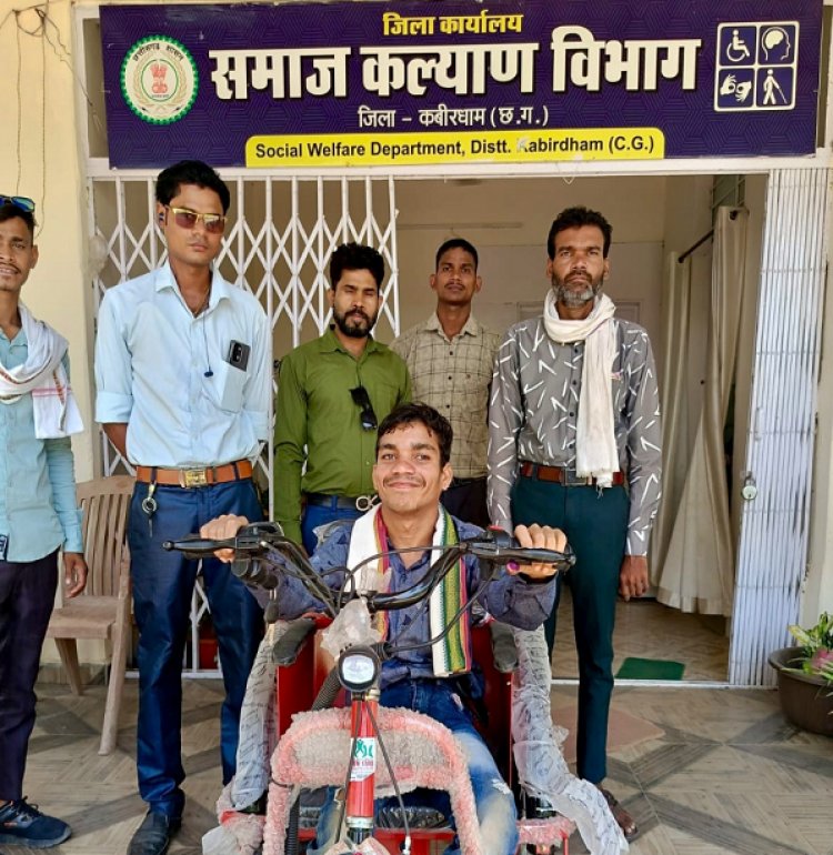 दिव्यांग मनुराज को मिला संबल, मोटराइज्ड ट्राईसाइकिल से अब शिक्षा की राह होगी आसान